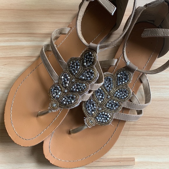 Size 10 Used Sandals and Heels - Picture 2 of 5